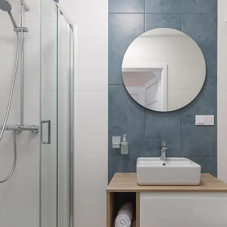 Lighthouse, Sun & Snow דירה