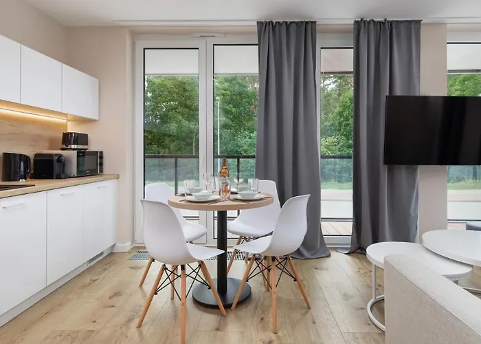 Lighthouse, Sun & Snow * Mrzeżyno