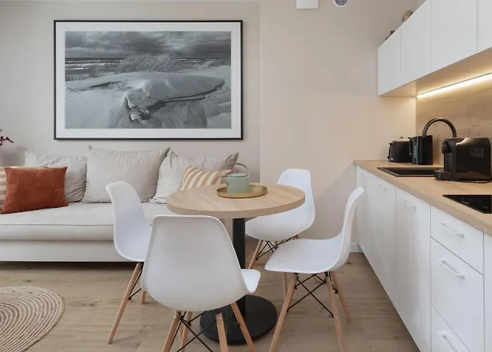 Lighthouse, Sun & Snow * Mrzezyno