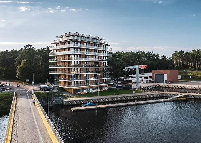 Lighthouse, Sun & Snow Mrzezyno