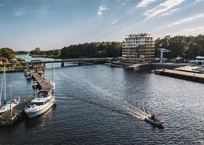 Lighthouse, Sun & Snow Apartment *